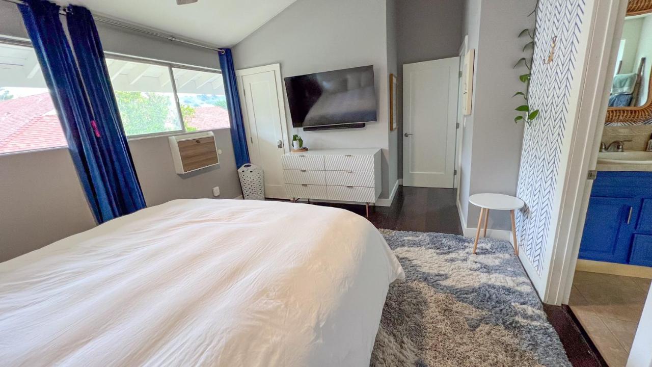 Large House With Jacuzzi, Backyard, Sauna & Ping Pong * San Diego