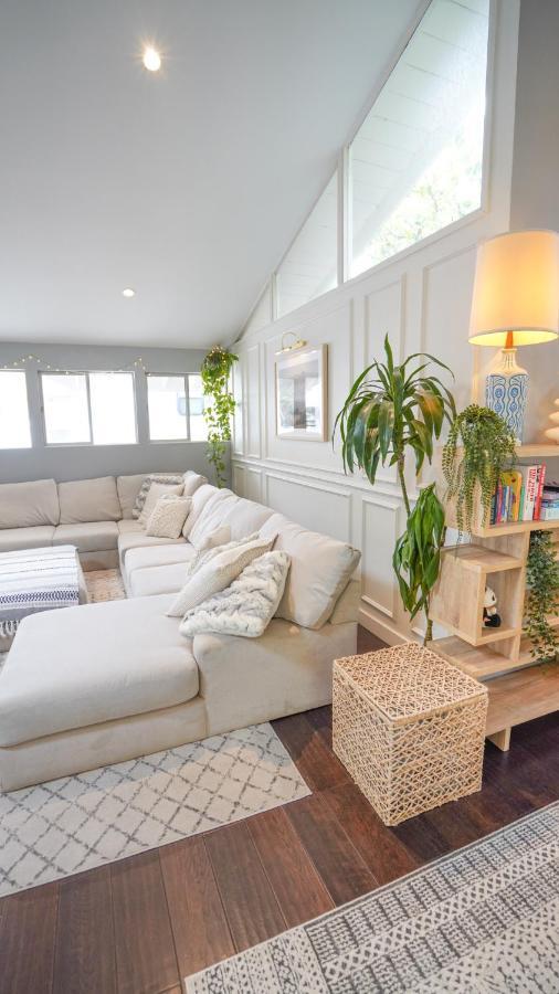 Large House With Jacuzzi, Backyard, Sauna & Ping Pong Holiday home *