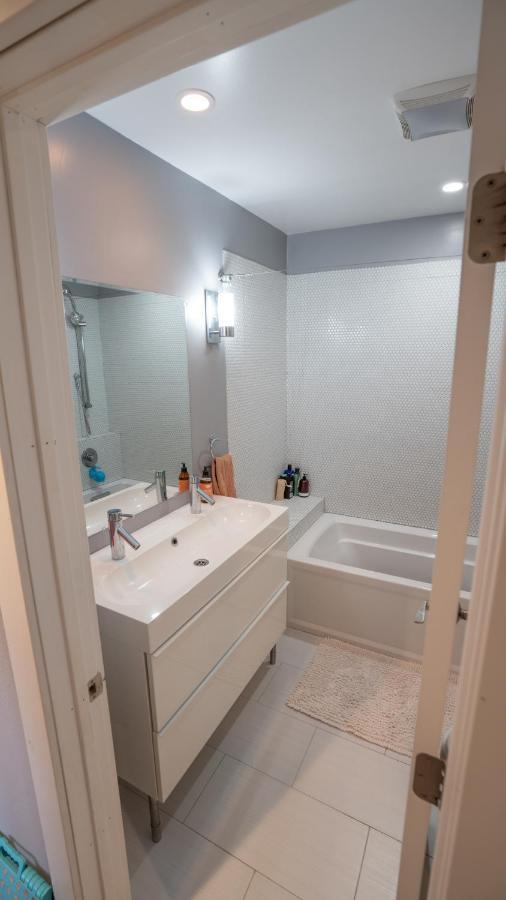 Large House With Jacuzzi, Backyard, Sauna & Ping Pong San Diego