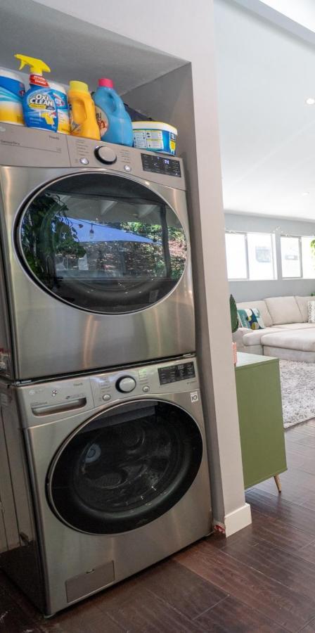 Large House With Jacuzzi, Backyard, Sauna & Ping Pong Holiday home *