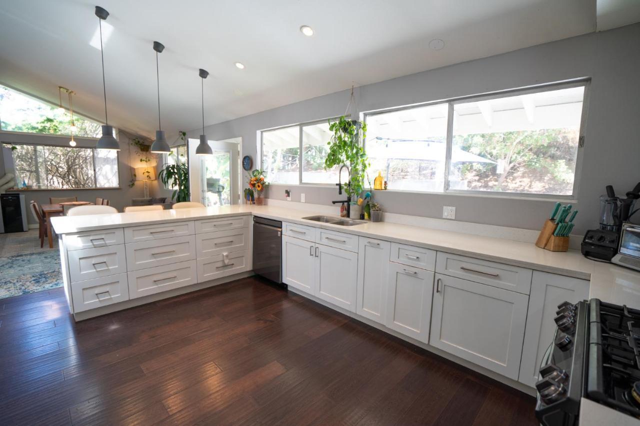 Large House With Jacuzzi, Backyard, Sauna & Ping Pong San Diego