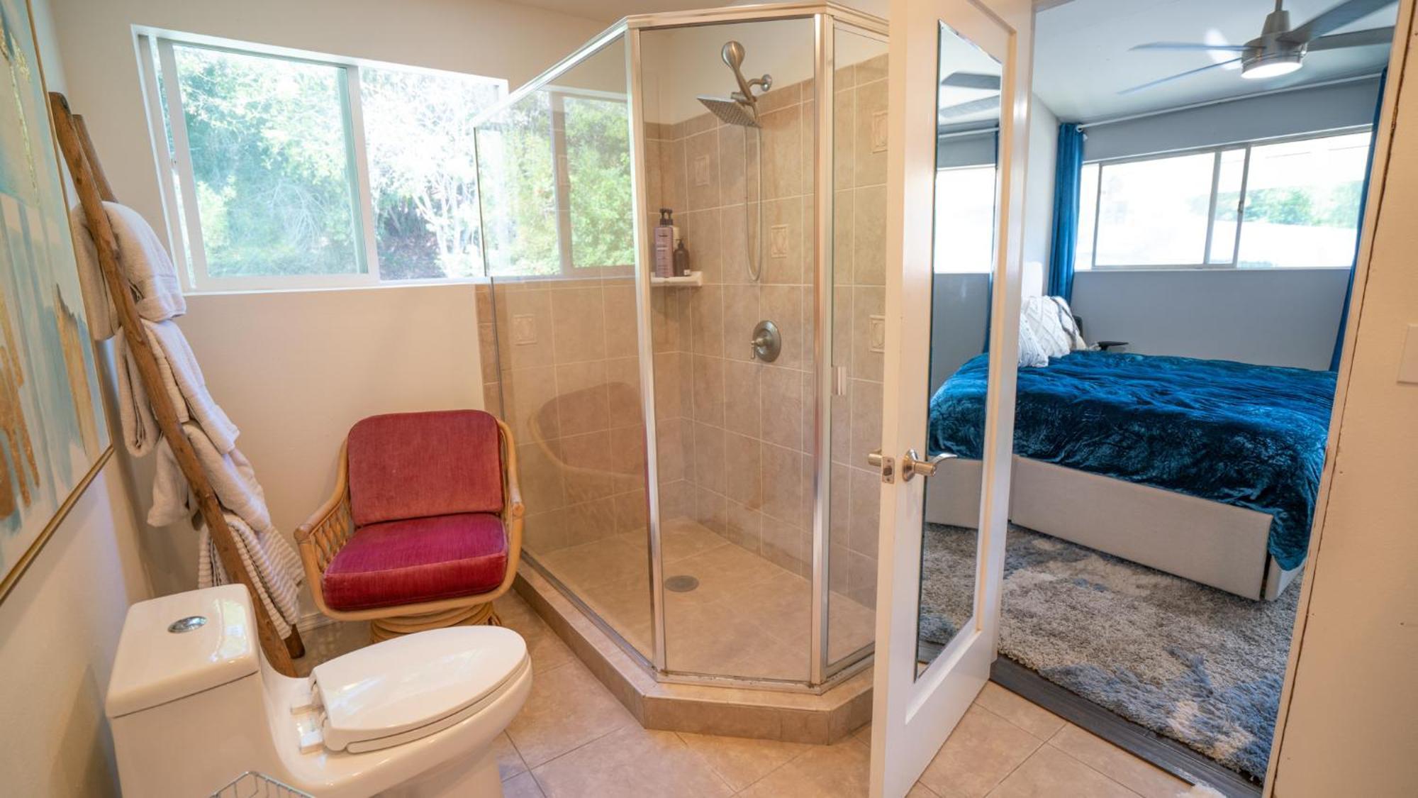Large House With Jacuzzi, Backyard, Sauna & Ping Pong * San Diego