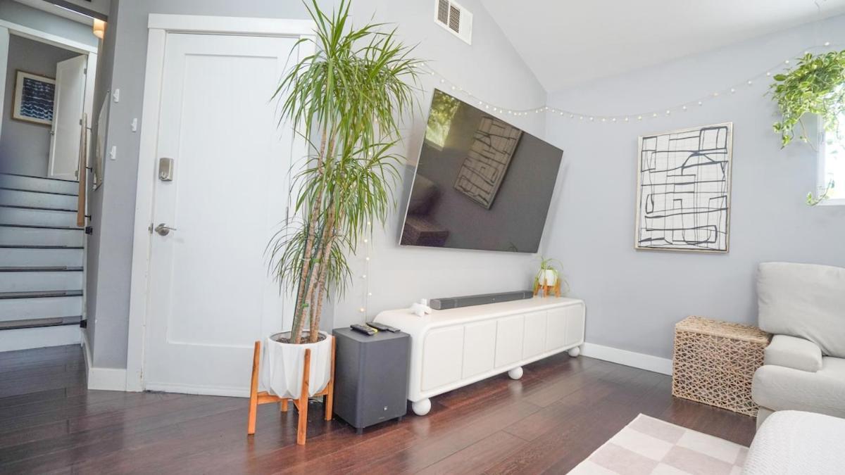 Large House With Jacuzzi, Backyard, Sauna & Ping Pong Holiday home San Diego